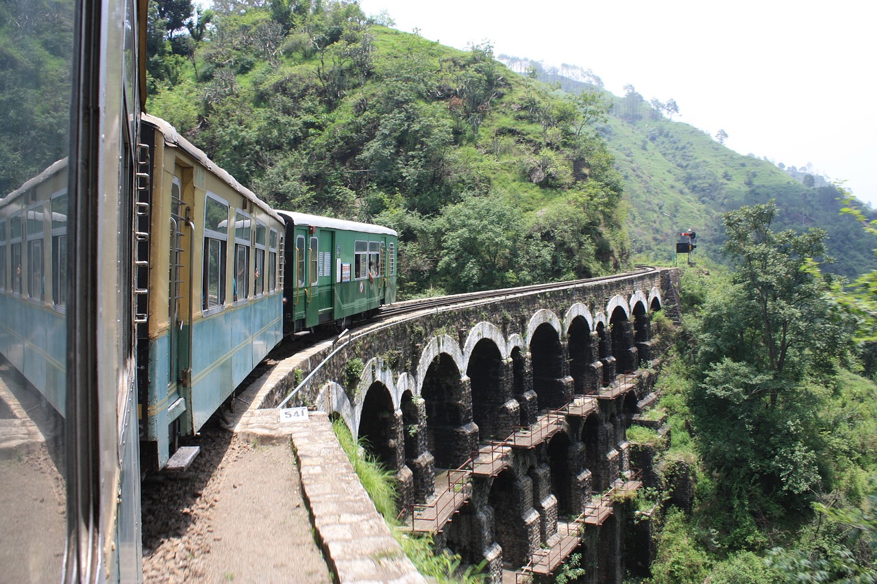 Railway_India_pixabay_wreindl